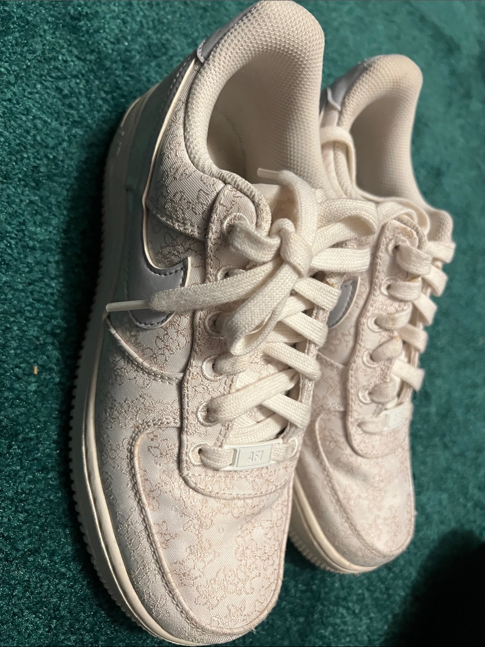 Nike Women's Low-Top Lace-Textured Sneakers in Light Pink